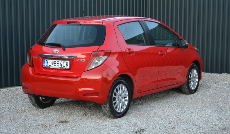 Toyota Yaris 1.00 Benzín SR voz 1. Majiteľ Top Stav full