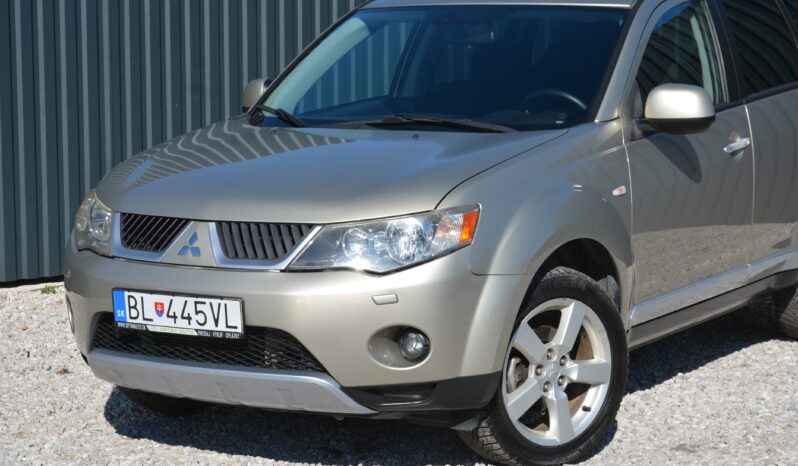 Mitsubishi Outlander 2.00 4×4 DI-D, SR voz, 7 miest, 4×4 full