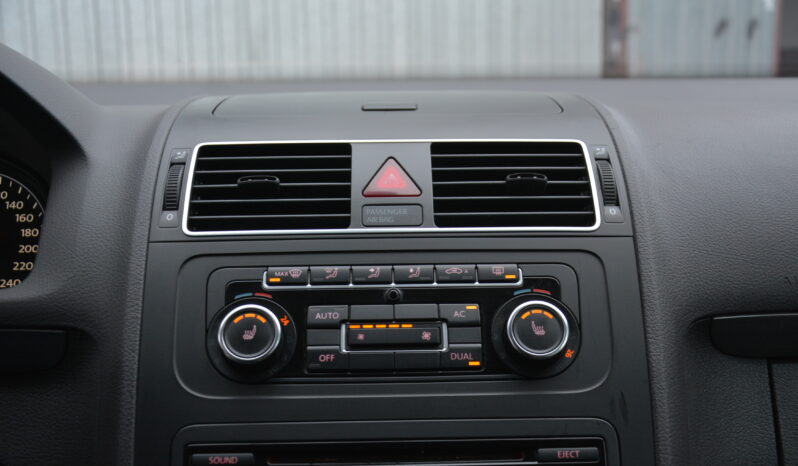 Volkswagen Touran 1.60 TDI , 1. majiteľ, Sr. voz, automat, 7 miest full