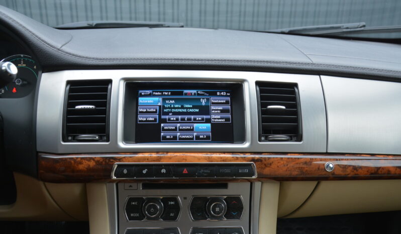 Jaguar XF 2.20 SportBrake, Servisná kniha full