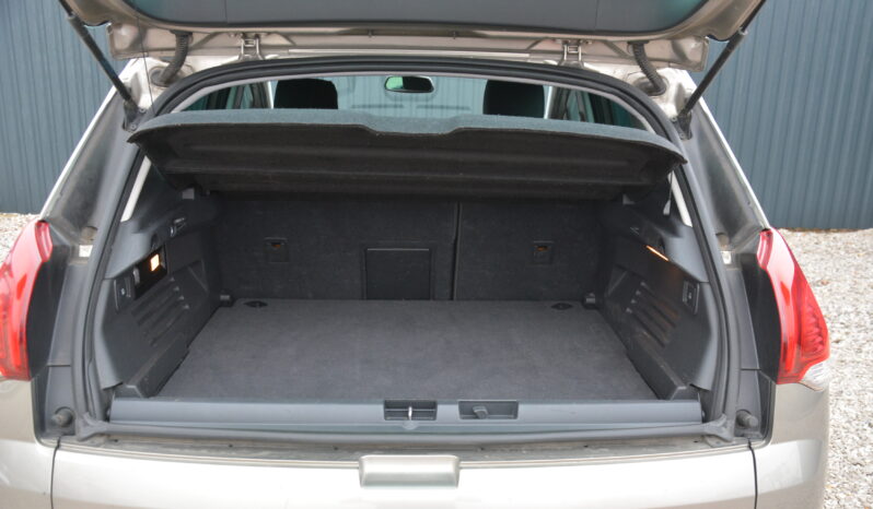 Peugeot 3008 1.60 Hdi, SR pôvod 1 majiteľ full