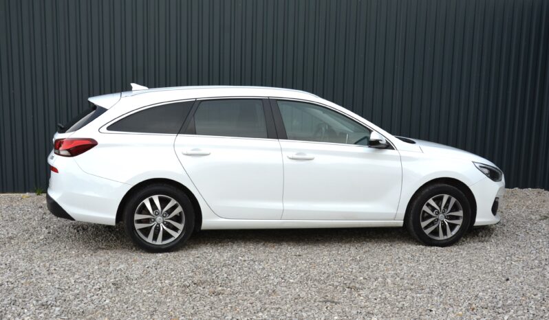 Hyundai i30 CW 1.60 CRDi Family SR 1Majiteľ full