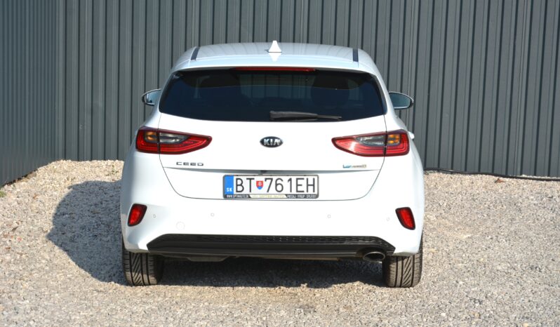 KIA Ceed 1.60 CRDi, GOLD, automat, SR voz, 1. majiteľ full