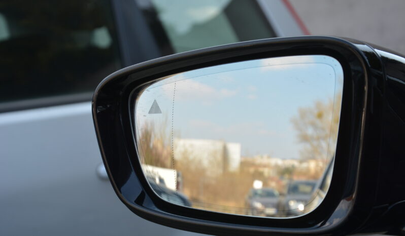 BMW rad 5 4.40 4×4 M550i, koža, mŕtvy uhol, head up full