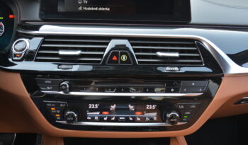 BMW rad 5 4.40 4×4 M550i, koža, mŕtvy uhol, head up full