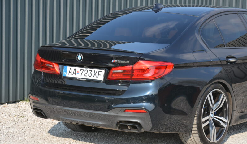 BMW rad 5 4.40 4×4 M550i, koža, mŕtvy uhol, head up full