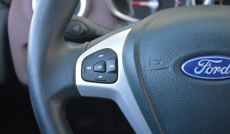 Ford Fiesta 1.40 i Titanium 1.majitelľ, SR voz, servisná kniha full