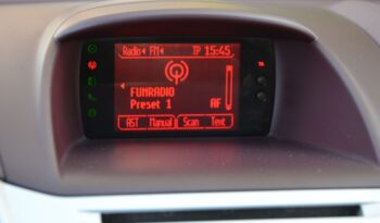 Ford Fiesta 1.40 i Titanium 1.majitelľ, SR voz, servisná kniha full