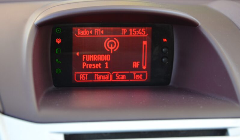 Ford Fiesta 1.40 i Titanium 1.majitelľ, SR voz, servisná kniha full