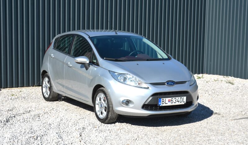Ford Fiesta 1.40 i Titanium 1.majitelľ, SR voz, servisná kniha full