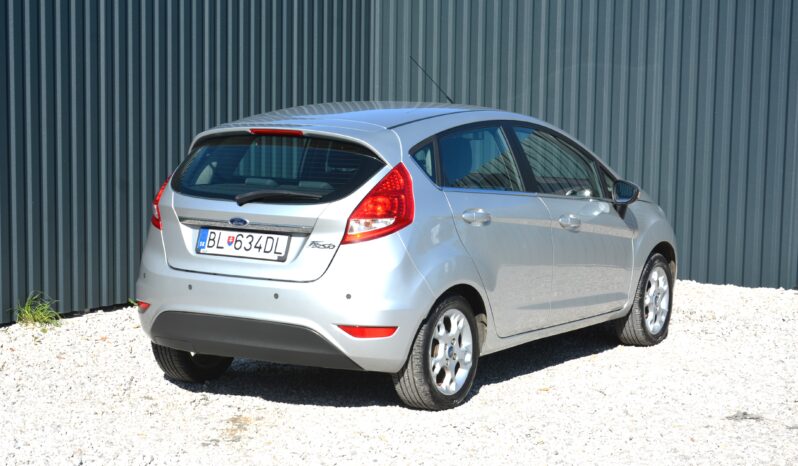 Ford Fiesta 1.40 i Titanium 1.majitelľ, SR voz, servisná kniha full