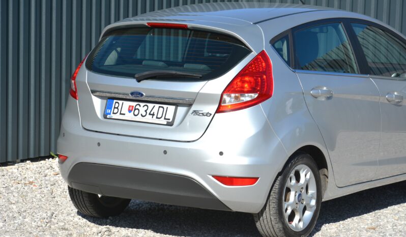 Ford Fiesta 1.40 i Titanium 1.majitelľ, SR voz, servisná kniha full