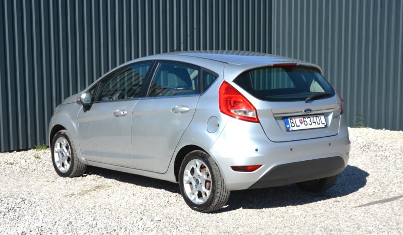Ford Fiesta 1.40 i Titanium 1.majitelľ, SR voz, servisná kniha full