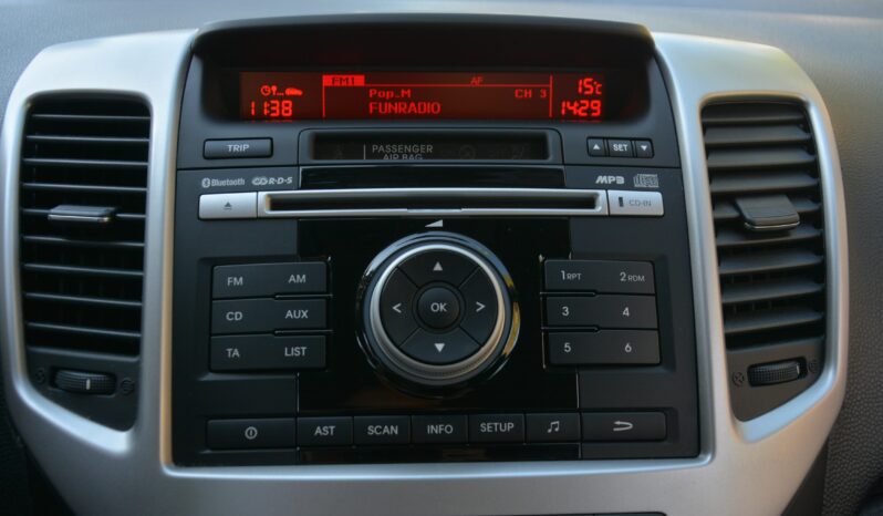 KIA Venga 1.40 benzín, SR. voz, full