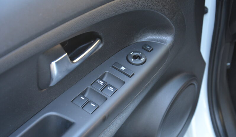 KIA Venga 1.40 benzín, SR. voz, full