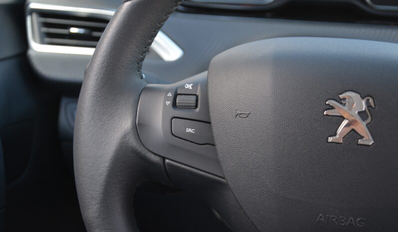 Peugeot 2008 1.20 Puretech Style – Top Stav, Len 17 700km!!! full