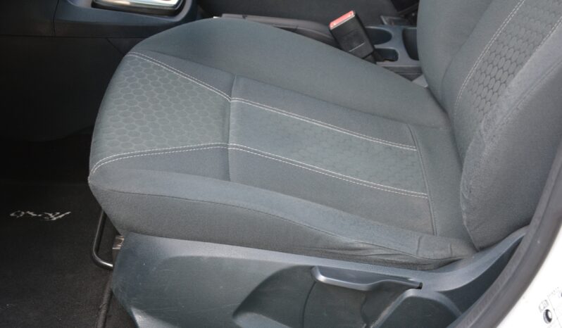 Ford Fiesta 1.40 Benzin Slovák Automat full