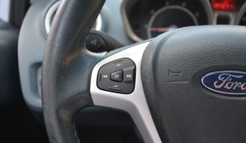 Ford Fiesta 1.40 Benzin Slovák Automat full