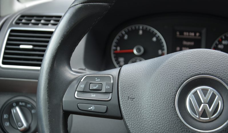 Volkswagen Touran 1.60 TDI DSG Skvely stav full
