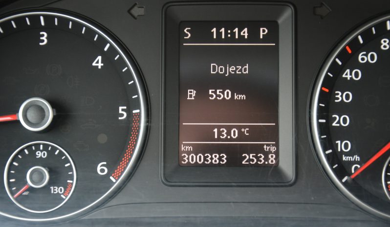 Volkswagen Touran 1.60 TDI DSG Skvely stav full