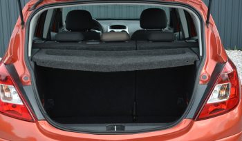 Opel Corsa 1.20 benzín, SR. voz. automat full