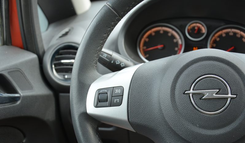 Opel Corsa 1.20 benzín, SR. voz. automat full