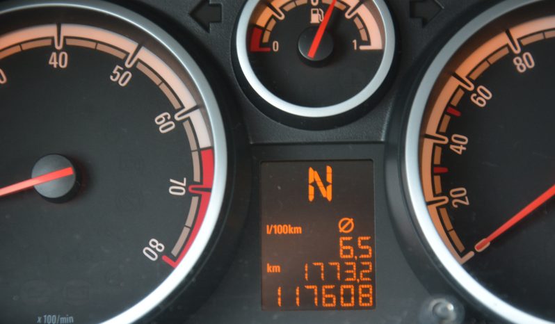 Opel Corsa 1.20 benzín, SR. voz. automat full