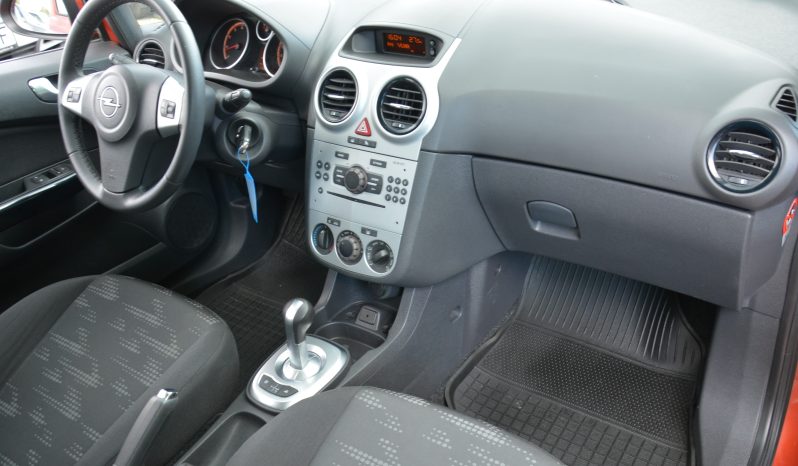 Opel Corsa 1.20 benzín, SR. voz. automat full