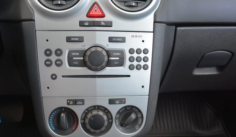 Opel Corsa 1.20 benzín, SR. voz. automat full