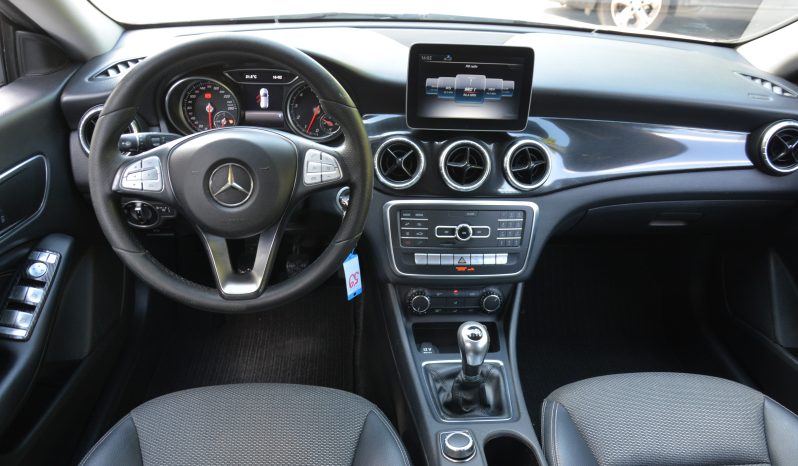 Mercedes CLA  SR. voz, benzín full