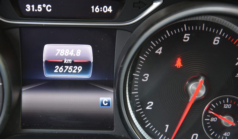 Mercedes CLA  SR. voz, benzín full