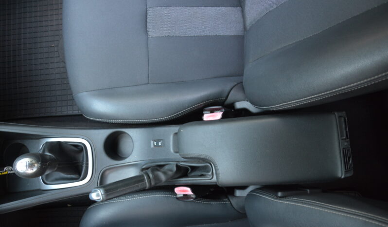 Renault Fluence 1.60 benzin,po veľkom servise,stk 06/28 full