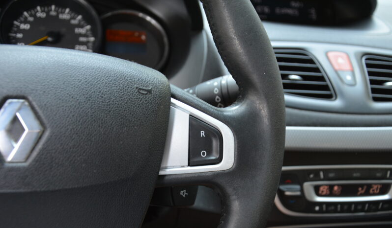 Renault Fluence 1.60 benzin,po veľkom servise,stk 06/28 full