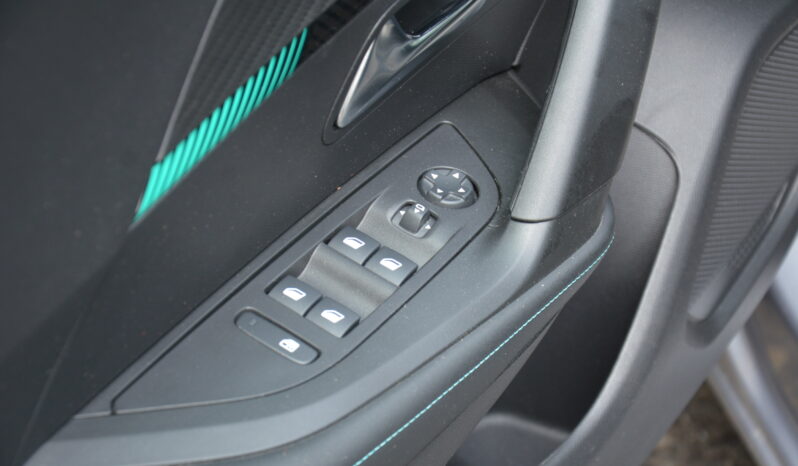 Peugeot 2008 1.50 Blue HDi Allure A/T 1.majitel, Slovak, Servis len Peugeot, Bez PU full