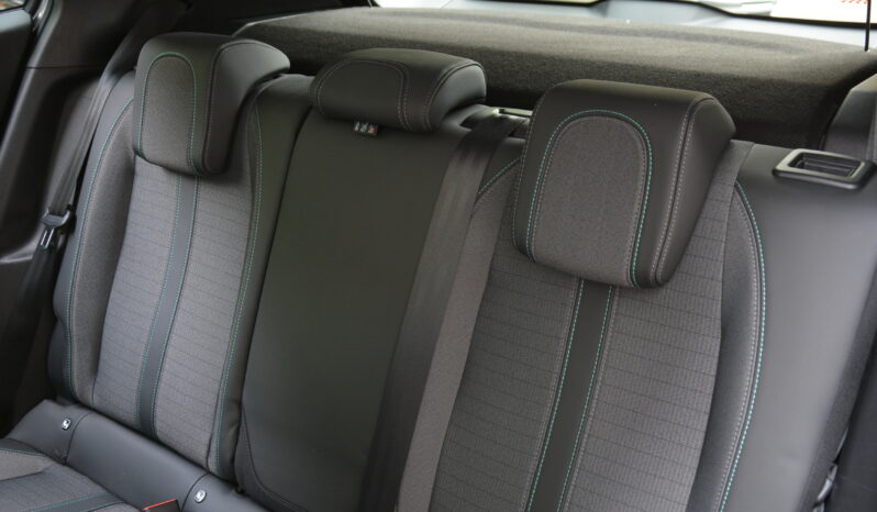 Peugeot 2008 1.50 Blue HDi Allure A/T 1.majitel, Slovak, Servis len Peugeot, Bez PU full