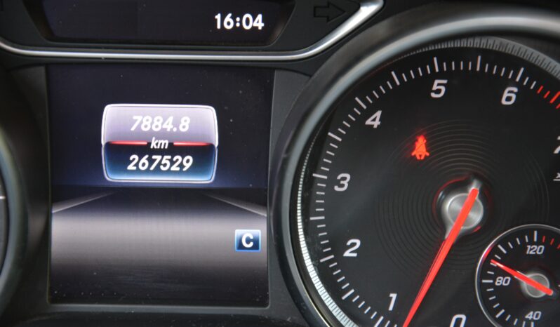 Mercedes CLA  SR. voz, benzín full