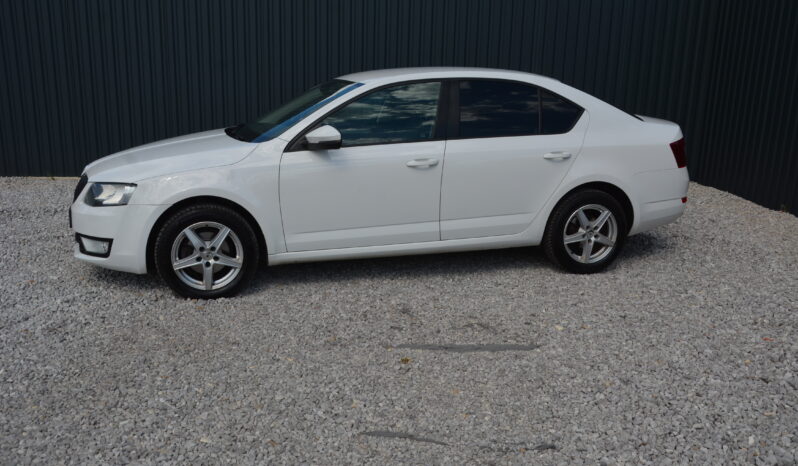 Škoda Octavia 1.60 TDI DSG Pekný stav full