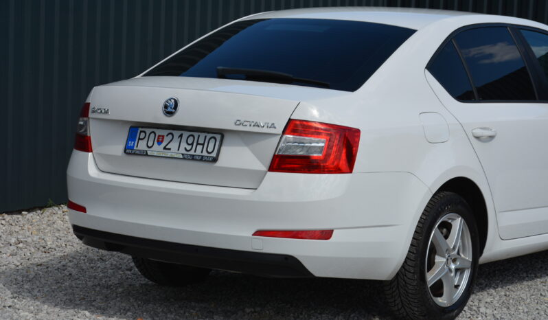 Škoda Octavia 1.60 TDI DSG Pekný stav full