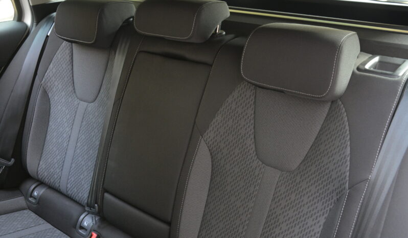 Škoda Octavia Combi 2.00 TDI DSG Style – Top Stav full