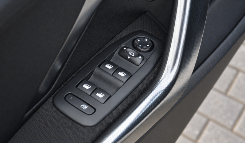 Peugeot 2008 1.60 VTI 88kw SR 1Majitel, Komplet servis full