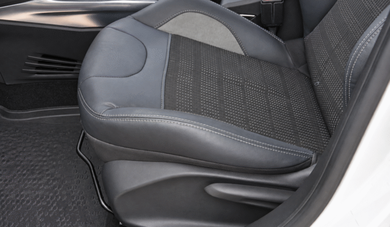 Peugeot 2008 1.60 VTI 88kw SR 1Majitel, Komplet servis full