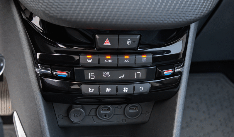 Peugeot 2008 1.60 VTI 88kw SR 1Majitel, Komplet servis full